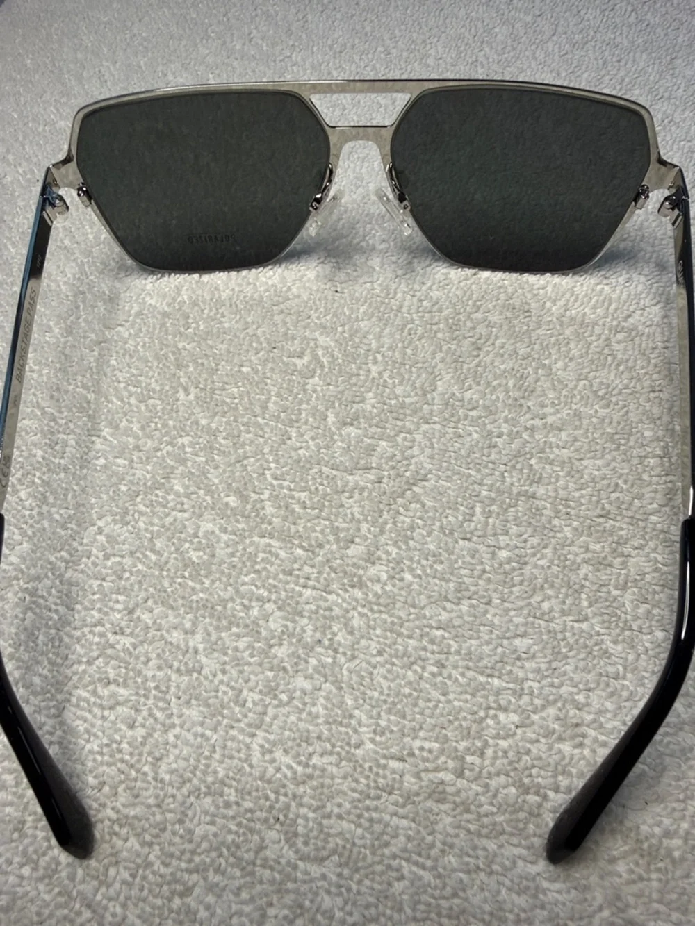 QUAY Unisex BACKSTAGE PASS Silver/Black Polarized Sunglasses